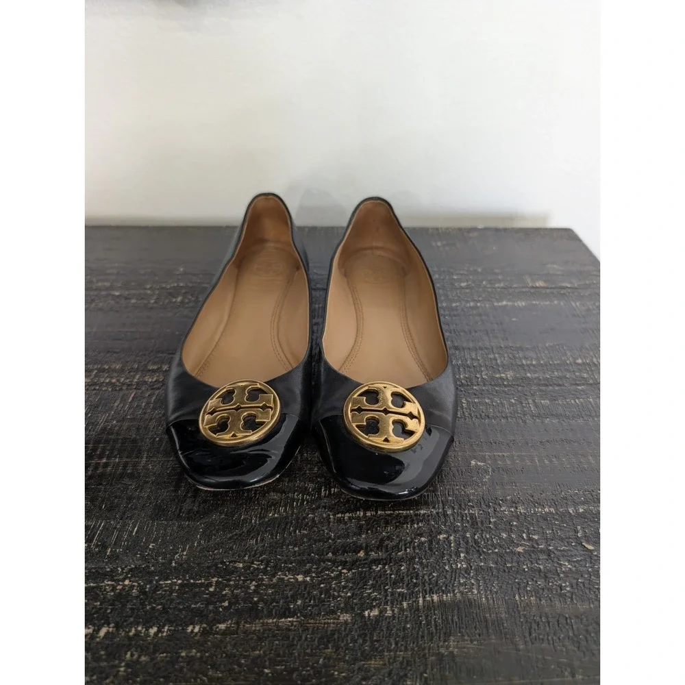Tory Burch Chelsea Cap Toe Ballet Flats Black‎ Patent Leather Size 7 Gold Logo